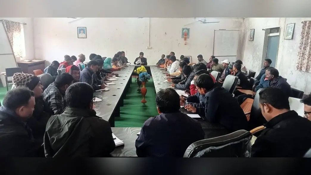 अबुआ आवास सहित मनरेगा की योजनाओं में लायें तेजी : बीडीओ