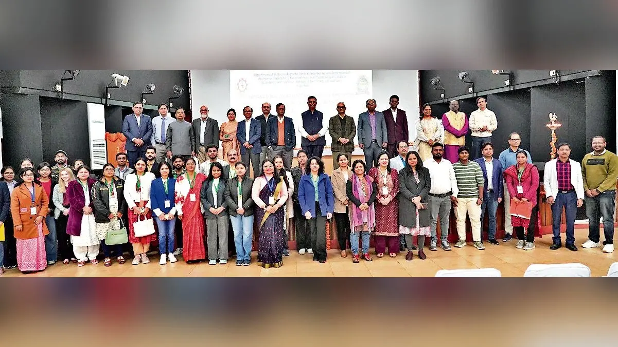 Rourkela News: अकादमिक शोध में व्यावहारिक दृष्टिकोण को शामिल करना आवश्यक : प्रो कट्टी