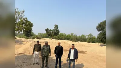 Seraikela News : ईचागढ़ से 1.16 लाख सीएफटी बालू जब्त, अवैध भंडारण करने वालों पर होगी कार्रवाई