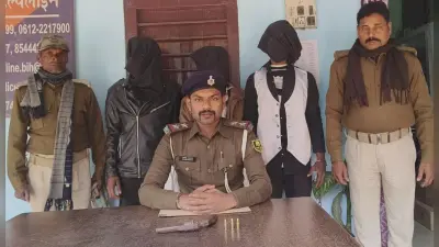 Katihar news : पुलिस ने कट्टा व गोली के साथ तीन बदमाशों को किया गिरफ्तार
