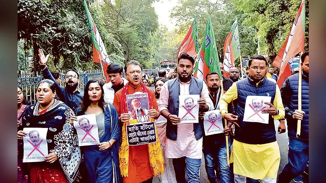 आंबेडकर मुद्दे पर इंटाली में कांग्रेस व भाजपा समर्थक भिड़े, एक पुलिसकर्मी का सिर फटा