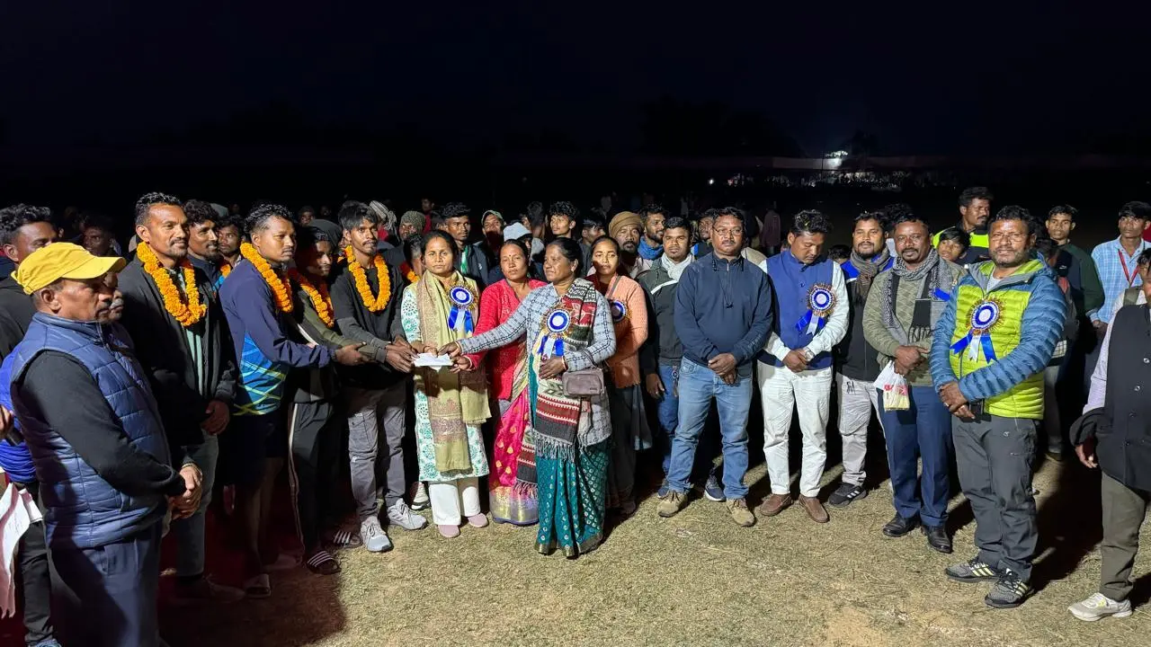 Seraikela News : खूंटपानी में मस्ती बाबा एफसी को हराकर शिवा स्पोर्टिंग एफसी चैंपियन