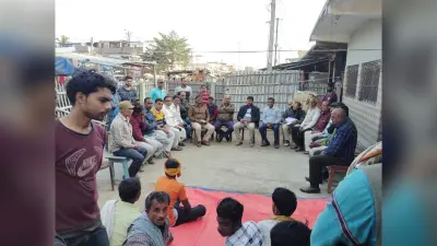अधिकारियों ने व्यवसायियों के साथ की बैठक