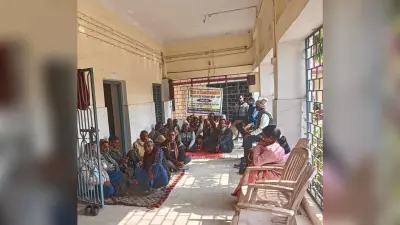 हड़ताल पर डटे हैं कॉलेज कर्मी, कार्य हो रहा प्रभावित
