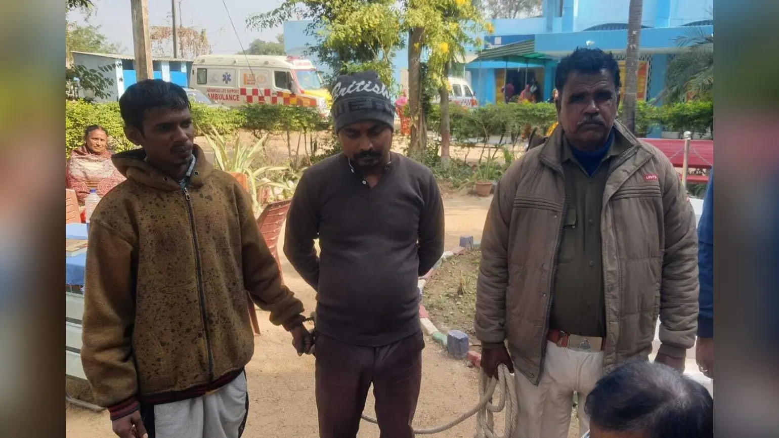 बेलौनी में छापेमारी के दौरान 55 लीटर देसी शराब समेत दो गिरफ्तार