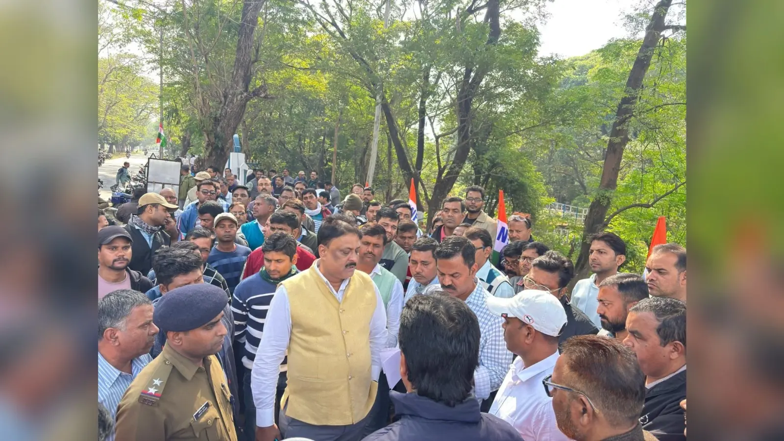 चिरेका रेलवे मेंस कांग्रेस ने किया धरना प्रदर्शन