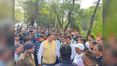 चिरेका रेलवे मेंस कांग्रेस ने किया धरना प्रदर्शन