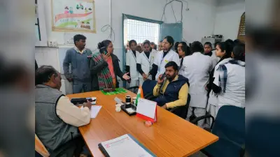 जीएनएम स्कूल की छात्राओं ने सीएस का किया घेराव