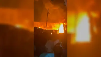 Darbhanga News : गोदाम में आग लगने से लाखों की संपत्ति नष्ट