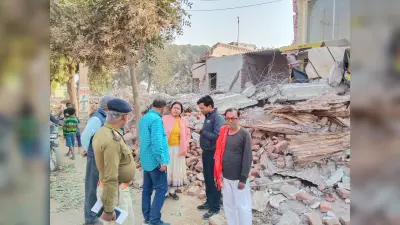 दिघवारा-शेरपुर पुल व सड़क निर्माण कार्य को ले आठ घरों को तोड़ा
