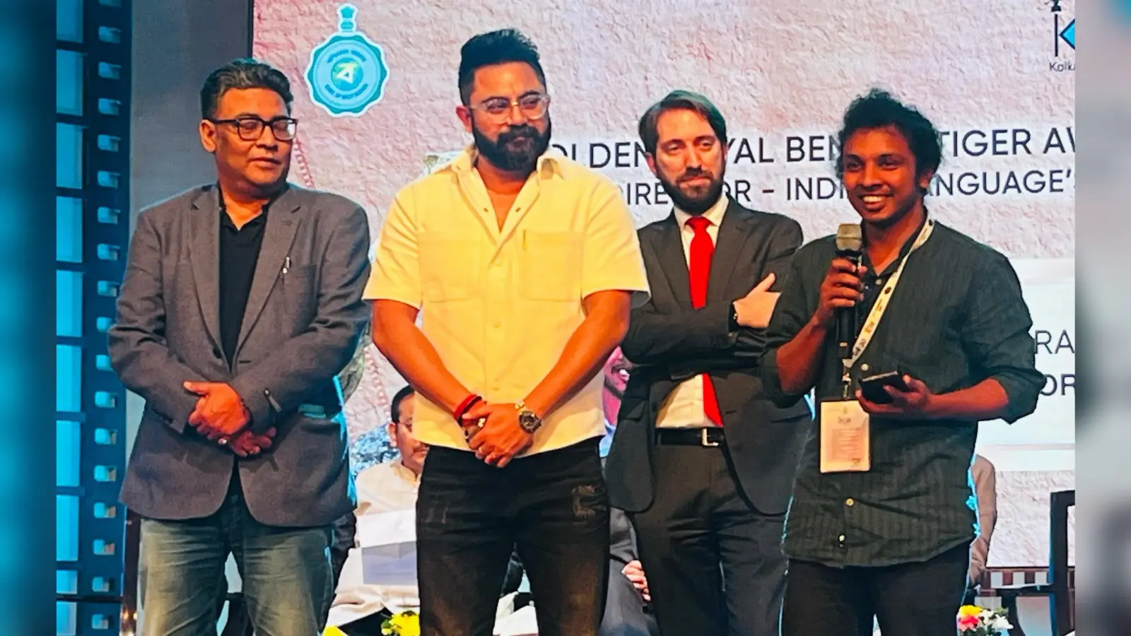 बज्जिका की पहली फीचर फिल्म आजूर को मिला बेस्ट डायरेक्शन का अवार्ड