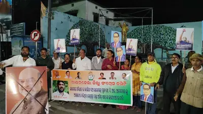 Rourkela News : कांग्रेस ने गृहमंत्री अमित शाह, भाजपा ने राहुल गांधी का पुतला फूंका