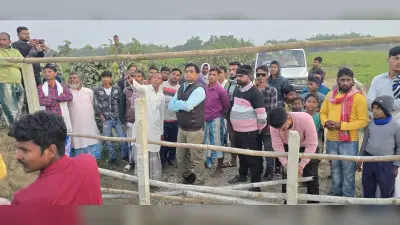निजी जमीन सड़क बनाने का लगाया आरोप
