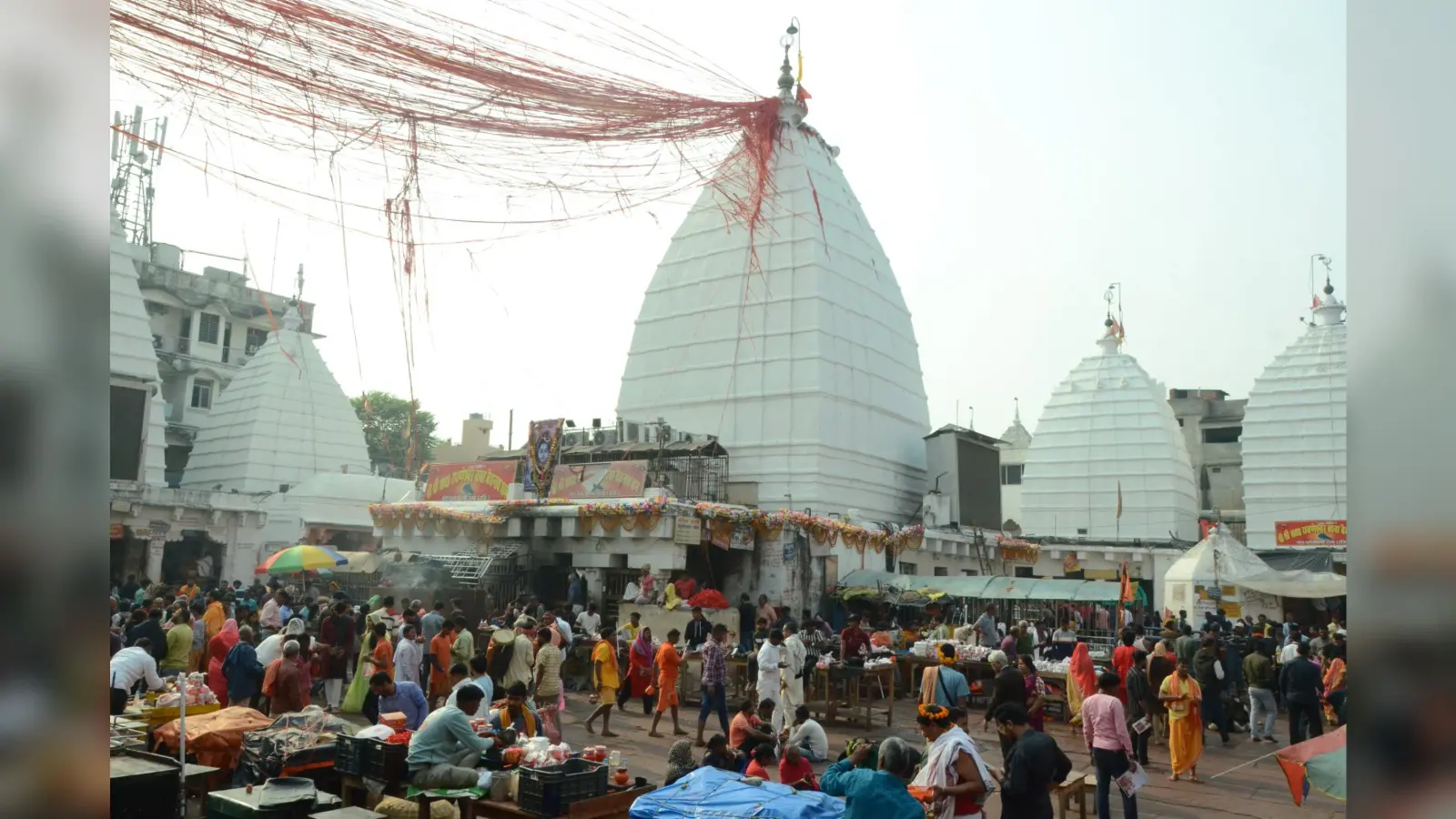 Deoghar News : 25 हजार श्रद्धालुओं ने किये जलार्पण