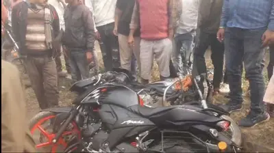दो बाइकों की टक्कर, एक बच्चा समेत चार घायल