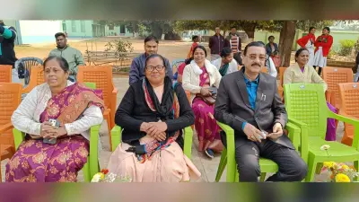 क्रिसमस की मस्ती में डूबी छात्राएं, आकर्षक चरनी तैयार कर मोहा मन