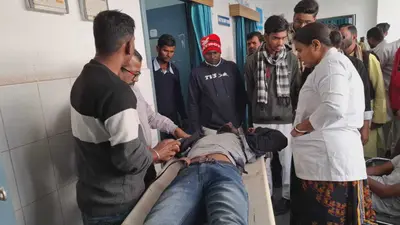 अनियंत्रित ट्रैक्टर ने मारी बाइक सवार को टक्कर
