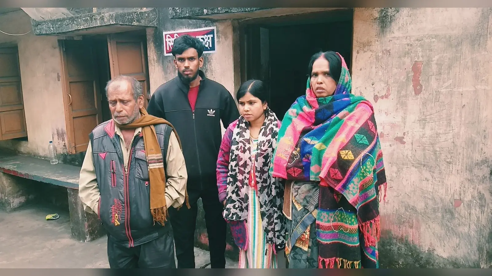 Bokaro News : दुकान में आग से 10-12 लाख के कपड़े जले, पड़ोसी पर आरोप