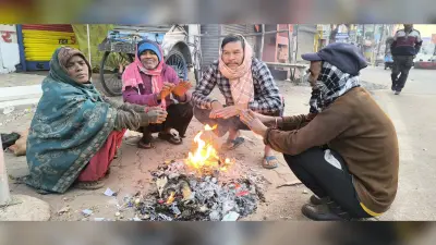 Giridih News :दिन में छाये बादल, शाम में कनकनी बढ़ी, तो घर में दुबके लोग