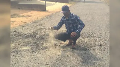 Giridih News: सड़क निर्माण में अनियमितता का आरोप लगा ग्रामीणों ने काम रोका