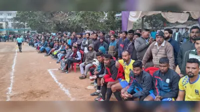 Football : हरमू ग्राउंड में फुटबॉल टूर्नामेंट में दिख रहा दर्शकों का क्रेज