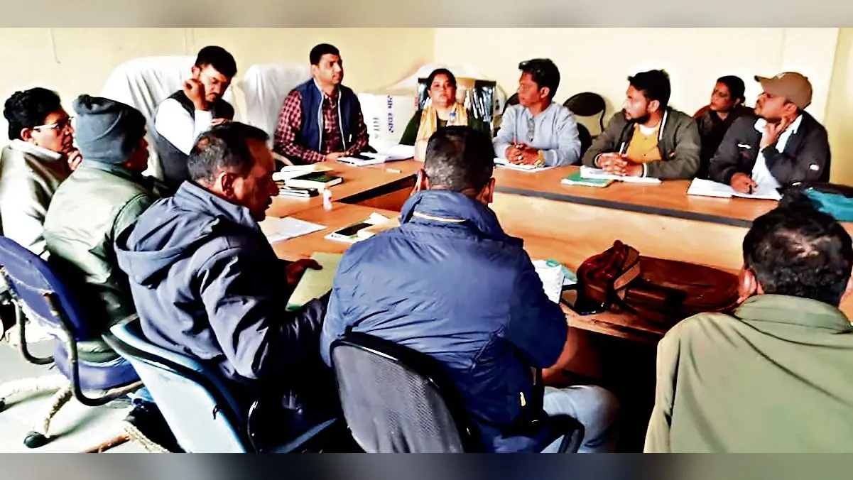 Saraikela Kharsawan news: नाडेफ व सोकपिट का निर्माण जल्द करें