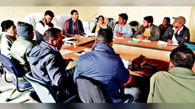 Saraikela Kharsawan news: नाडेफ व सोकपिट का निर्माण जल्द करें