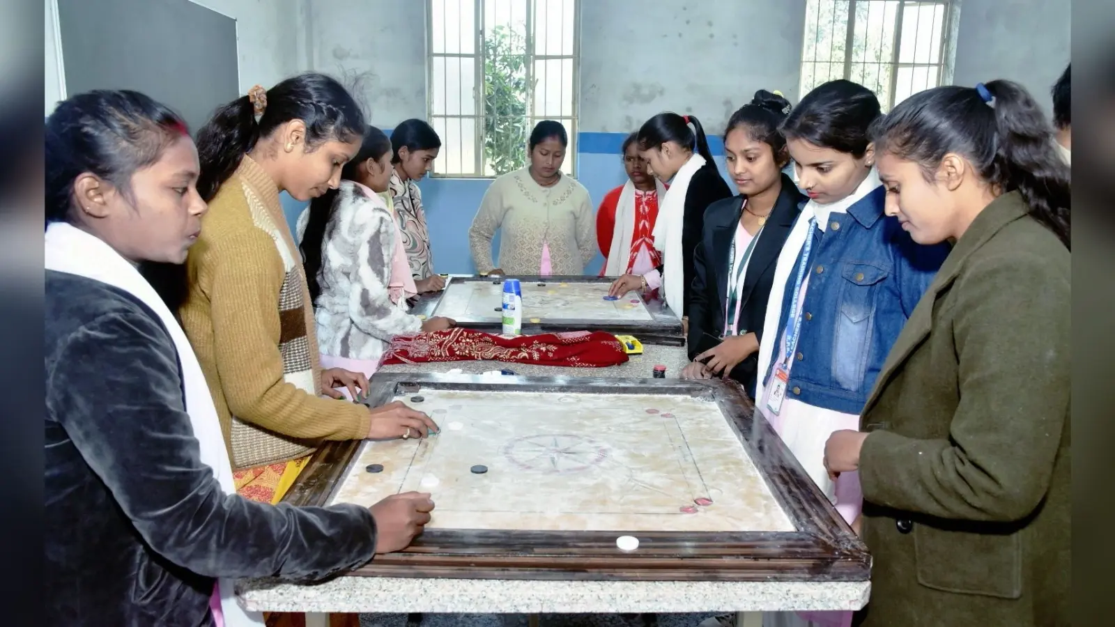 बैडमिंटन में प्रिया व टेबल टेनिस में आदित्य अव्वल