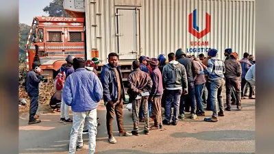कंटेनर की चपेट में आने से ठेका मजदूर की मौत, मां व बहन गंभीर