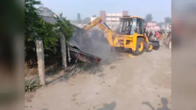 नपं बेलदौर बाजार में फिर चला प्रशासनिक बुलडोजर, अतिक्रमणकारियों में मची हड़कंप