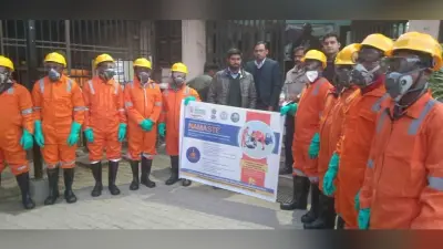 Jamshedpur news. मानगो निगम के सफाई कर्मियों को मिला पीपीइ किट, वाहन खरीदने के लिए मिलेगी सब्सिडी