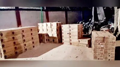 hajipur news. महुआ रोड से 394 कार्टन विदेशी शराब लोड ट्रक जब्त