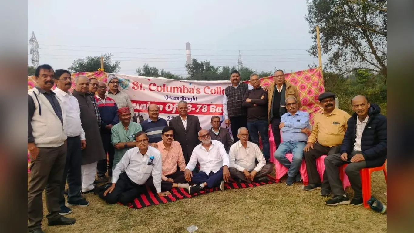 Bokaro News : 44 साल बाद मिले संत कोलंबस काॅलेज के पूर्ववर्ती विद्यार्थी