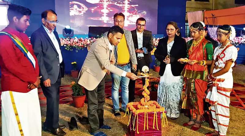 seraikela kharsawan news: नाटक से बच्चों ने प्लास्टिक के दुष्प्रभाव को बताया