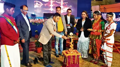 seraikela kharsawan news: नाटक से बच्चों ने प्लास्टिक के दुष्प्रभाव को बताया