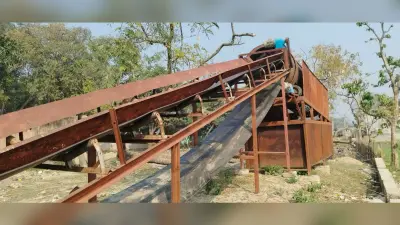 प्रखंड के पदाधिकारी व कर्मियों के आवास के पीछे गिराया जा रहा था कचरा, बीडीओ ने लगायी रोक