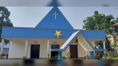 शहर के बेथेल मिशन व कैथोलिक चर्च सजधज कर तैयार, कल प्रार्थना सभा में बड़ी संख्या में शामिल होंगे लोग