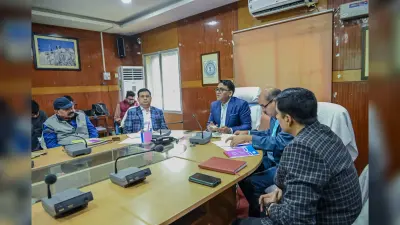 Deoghar news : पंचायत स्तर पर लंबित आवेदनों को जल्द करायें निष्पादित : डीसी