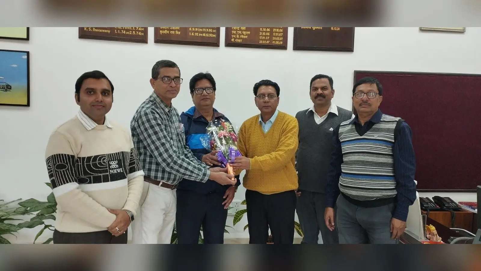इंटक ने समस्याओं के समाधान के लिए दिया ज्ञापन