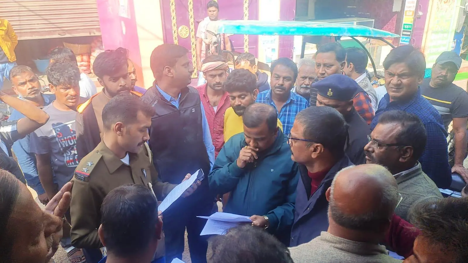 sahibganj news: हाइकोर्ट के निर्देश पर खाली करायी गयी पुरानी धर्मशाला की 5 दुकानें