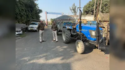 बिना माइनिंग चालान के स्टोन चिप्स लदा ट्रैक्टर जब्त