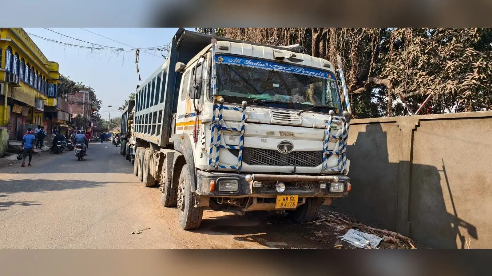 हिरणपुर पुलिस ने पत्थर लदे चार वाहनों को पकड़ा