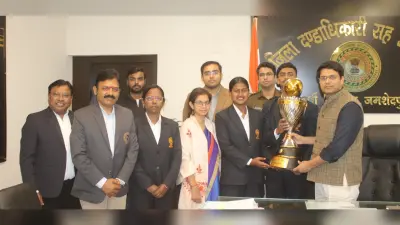 रोलबॉल खिलाड़ी व कोच ने डीसी से की मुलाकात
