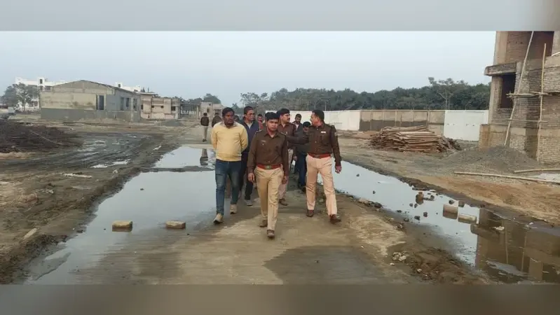 निर्माणाधीन पुलिस केंद्र का एसपी ने किया औचक निरीक्षण