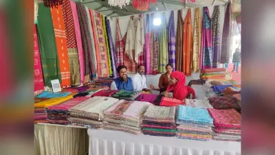 राष्ट्रीय खादी व सरस महोत्सव में पांच एसएचजी ने लगाये स्टॉल