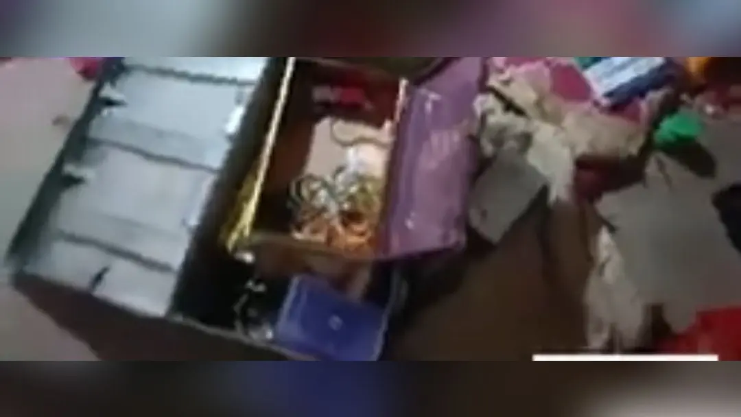 अज्ञात चोरों ने गोड़ा बाजार के एक दुकान का ताला तोड़कर की चोरी