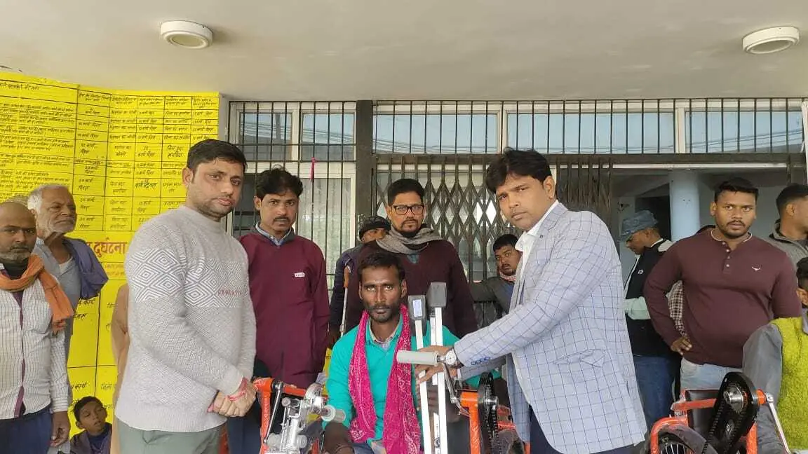 251 दिव्यांगों के बीच ट्राई साइकिल वितरित