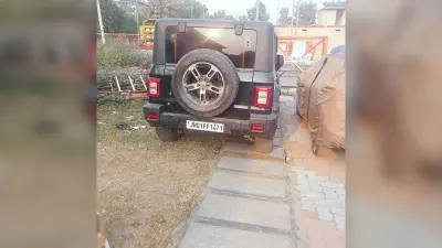 अपराधियों का वाहन चौपारण से बरामद