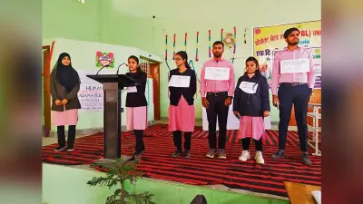 Gaya News : मुआवजे की मांग को लेकर गोपी मोड़ के पास सड़क जाम