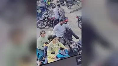 Giridih News: चलती स्कूटी से उचक्कों ने महिला से की चैन की छिनतई